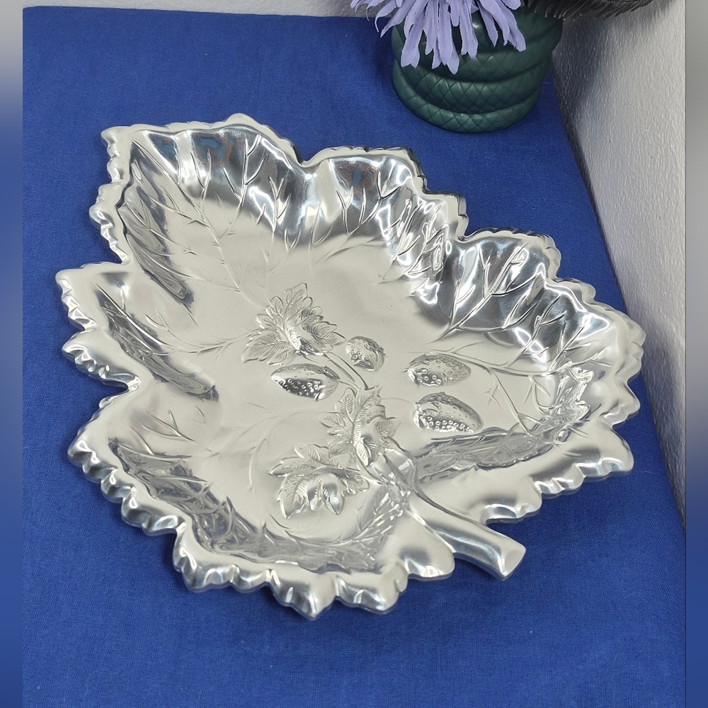 Vtg Gorham Polished Pewter Strawberry Dish YA150 Raised Strawberries Leaf Shaped